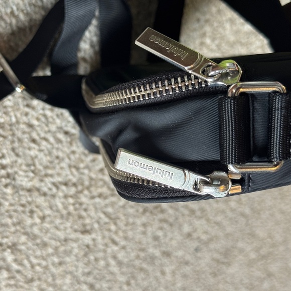 Lululemon Crossbody Camera Bag (Black) - Picture 11 of 11